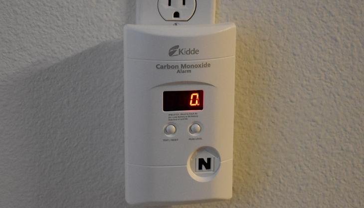 1620px-Carbon_monoxide_detector_1_2018-03-01.jpg