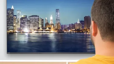 PPDS-IHG-Philips-MediaSuite-TV-New-York-skyline-jpeg.webp