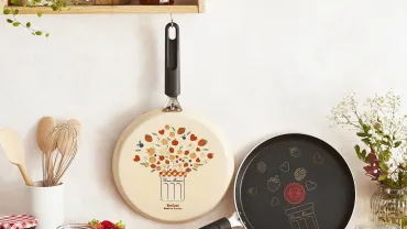 Tefal-x-Bonne-Maman_Pancake-Pack_Lifestyle-2-jpg.webp