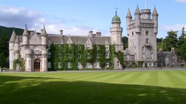 1440px-Balmoral_Castle-jpg.webp