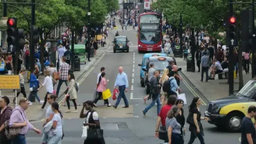 1620px-Oxford_Street_geograph_4949395-jpg-e1689935313857-webp.webp