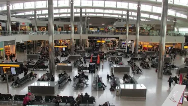 1440px-Heathrow_T2_central_overview-jpg-webp.webp