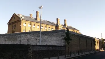 1440px-Wall_of_H.M._Prison_Brixton_geograph_2640556-jpg-webp.webp