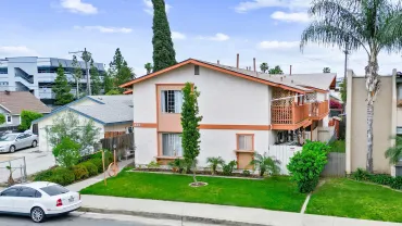419-W-4th-Ave-Escondido_1-jpg-webp.webp
