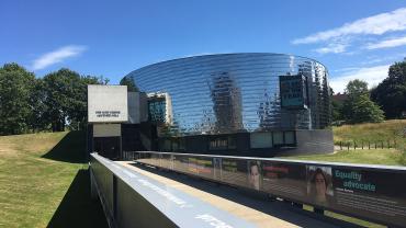 1440px-Ivor_Crewe_Lecture_Hall.jpg