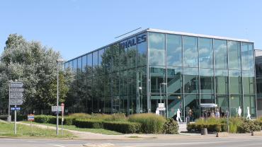 1620px-Thales_Paris-Saclay.jpg
