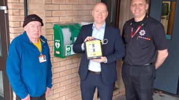 sfrs-and-rfm-install-defibrillators-in-fife-scaled.jpg