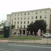 University_of_Leeds_main_entrance_Woodhouse_Lane_-_DSC07669-jpg-webp.webp