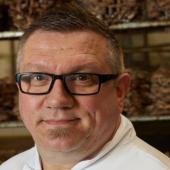 jeremy-nutsford-head-of-food-14forty-e1765366830871.jpg