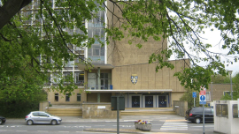 Main_Entrance_County_Hall_Durham_City_geograph_1867806.jpg